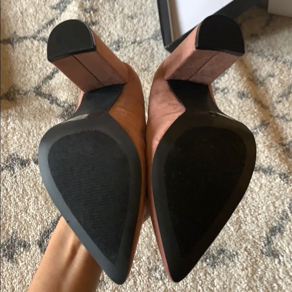 Mauve suede pumps - Picture 2 of 3